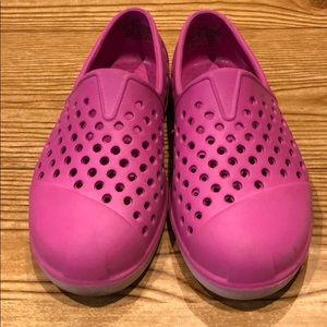 Girls Toms water shoes